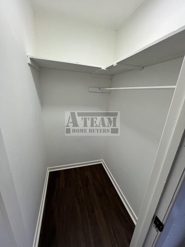 Building Photo - Renovated 2 Bed 1 Bath house for rent in T...