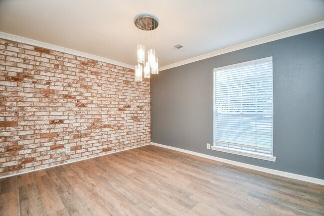 Building Photo - 7310 Ridge Oak Dr