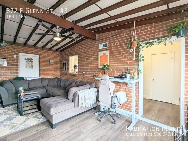 Building Photo - 872 E Glenn St