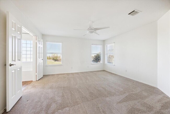 Building Photo - 15721 Ecorio Dr