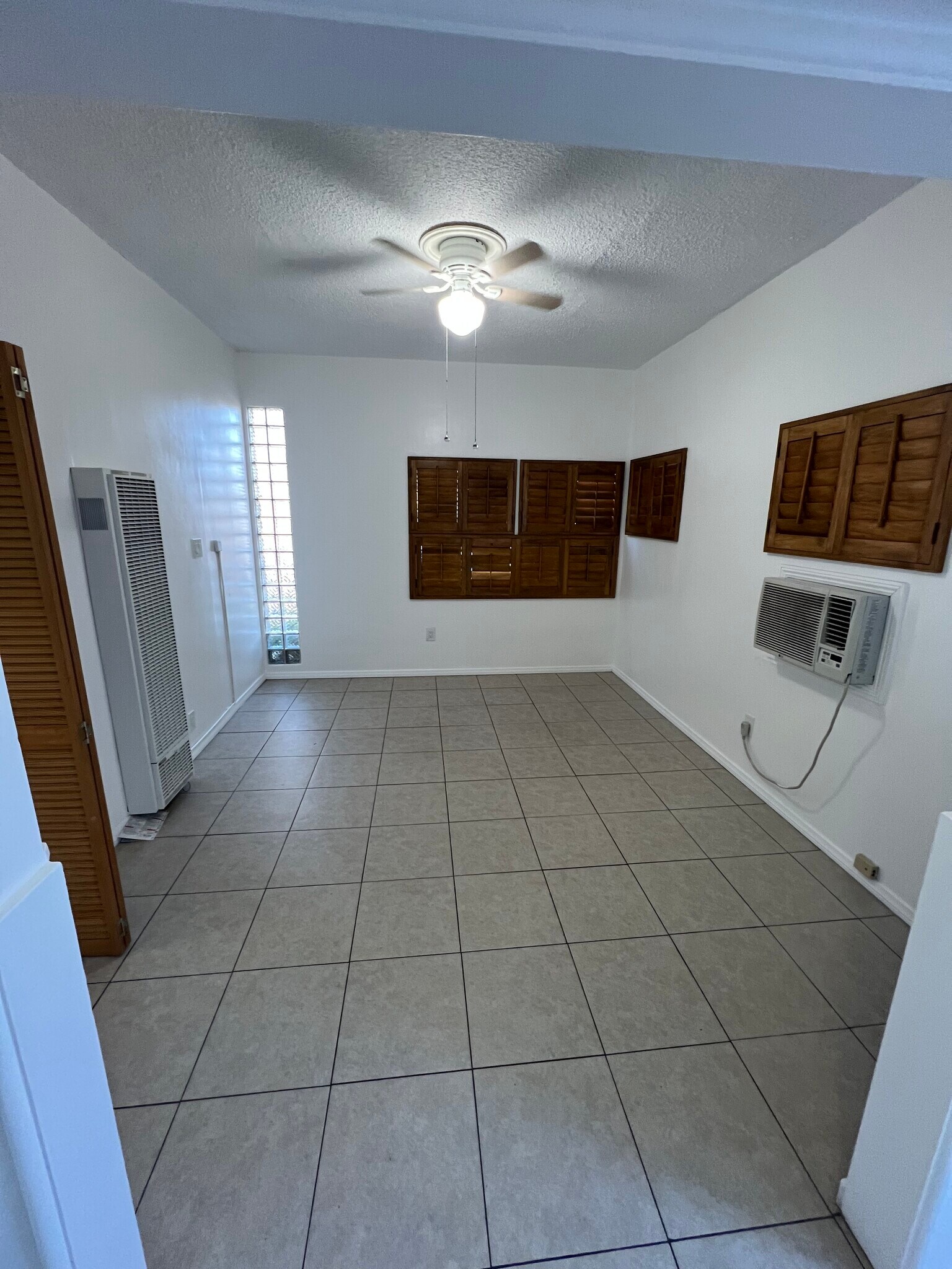 Building Photo - 3664 W 54th St