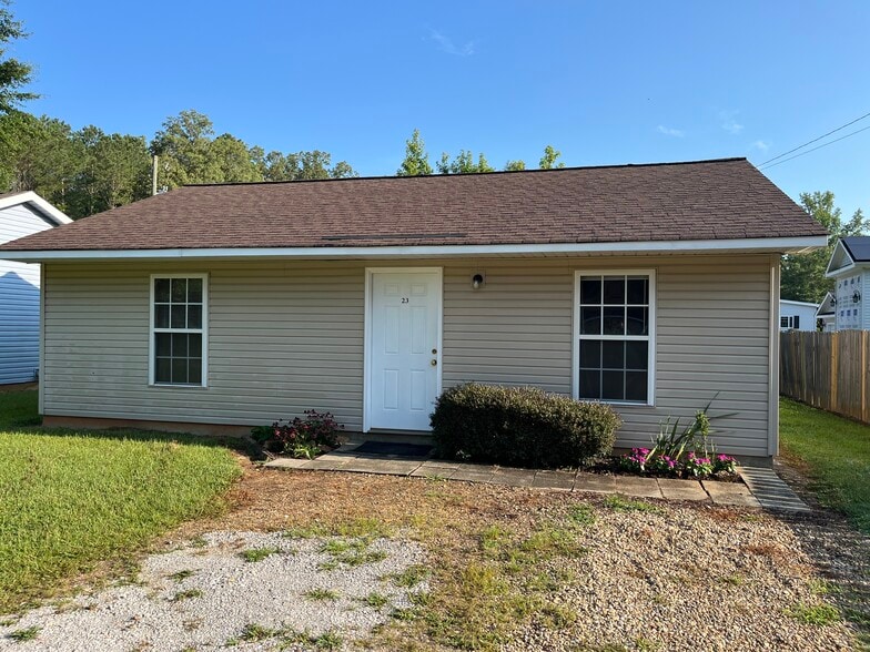 Primary Photo - 23 Cottage Ln