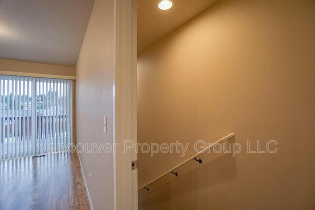 Building Photo - 7428 NE 62nd St