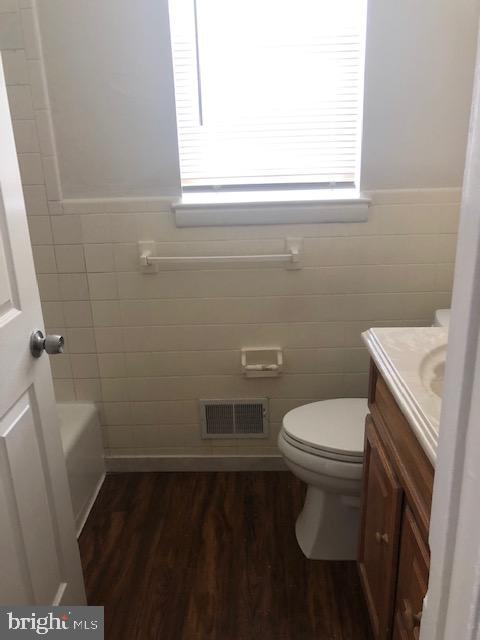 Building Photo - 1599 N East St