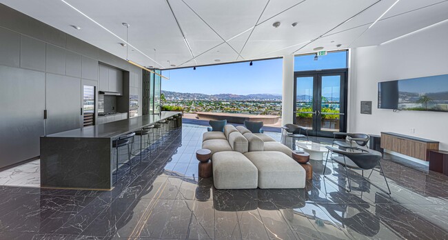 Building Photo - 6401 Wilshire Blvd