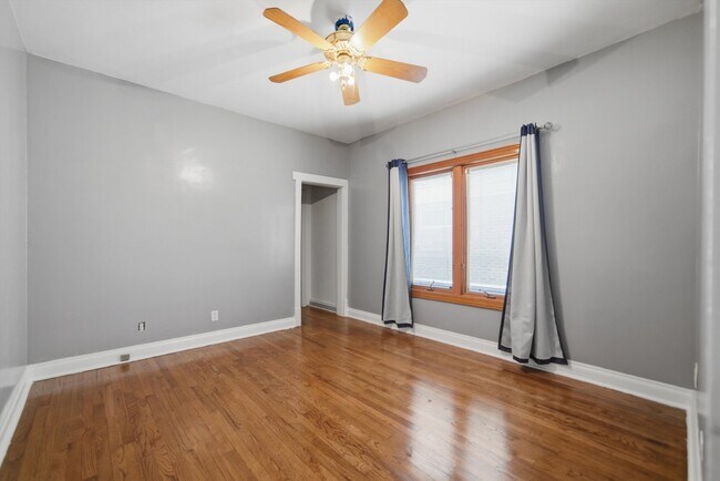 Building Photo - 7007 40th Pl