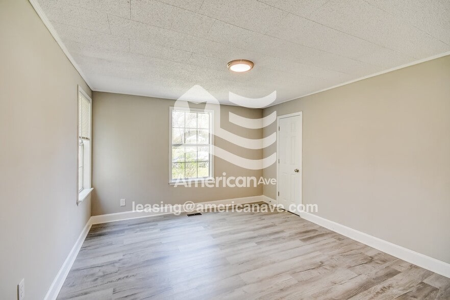 Building Photo - 28 Springbrook Cir