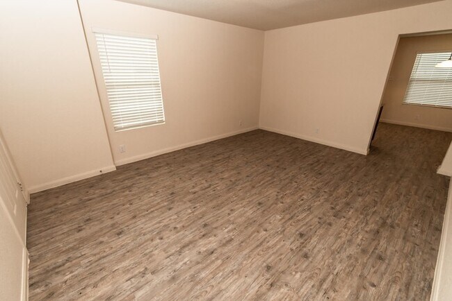 Building Photo - Tesoro Hills - 5030 War Cloud Dr, San Anto...