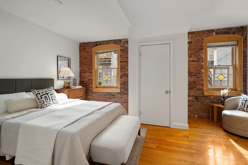 Building Photo - 156 Prince St