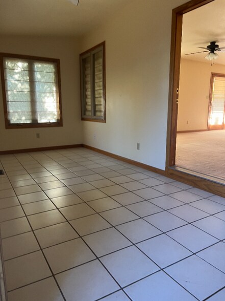 Building Photo - 2702 Parklake Ct