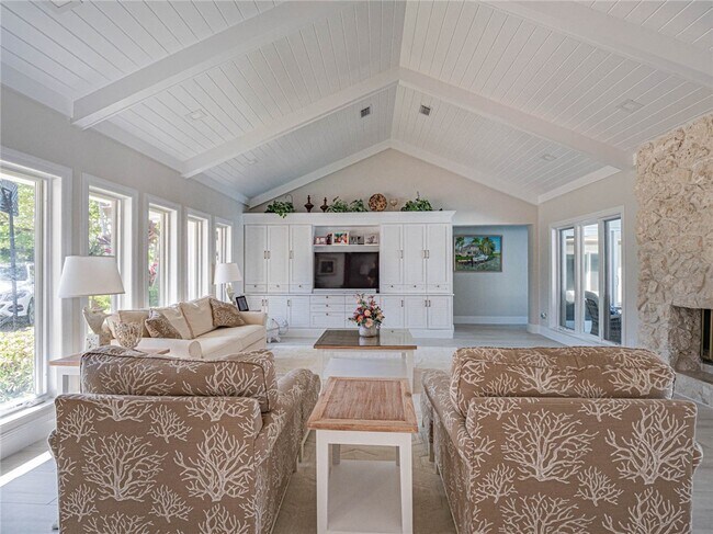 Building Photo - 195 Spinnaker Dr