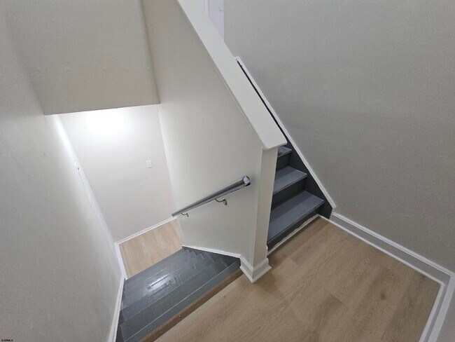 Building Photo - 2201 Murray Ave