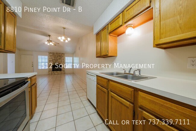 Building Photo - 8810 Piney Point Dr