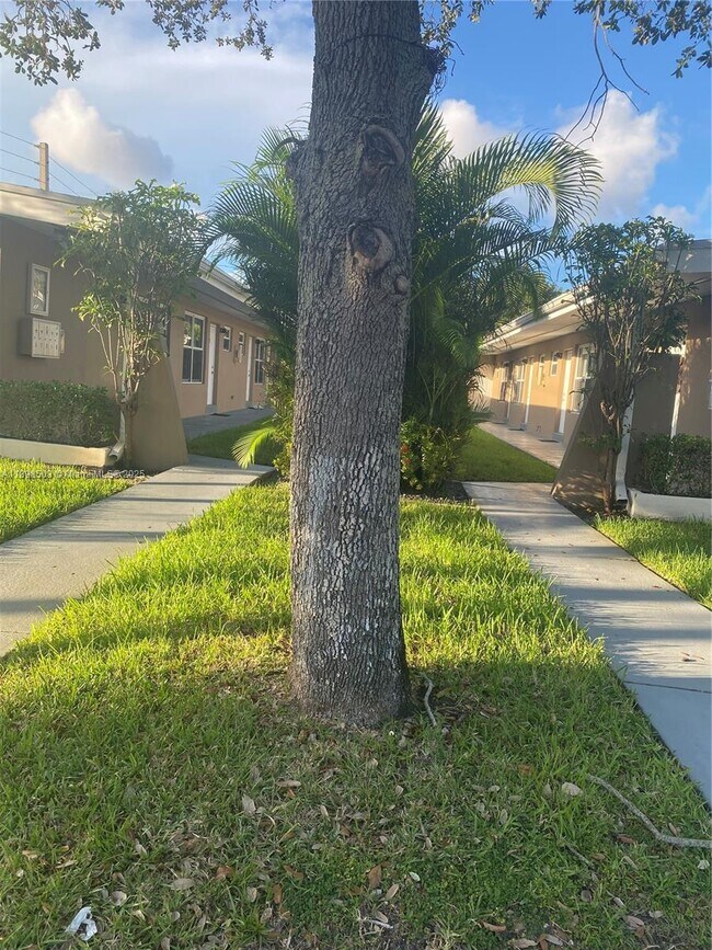 Primary Photo - 2011 NE 167th St