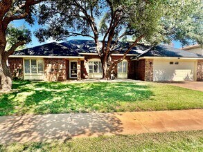 Building Photo - 4 Bedroom in the Meadows