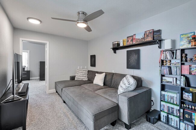 Building Photo - Your Spacious DREAM Home in The Heart of Gilbert!