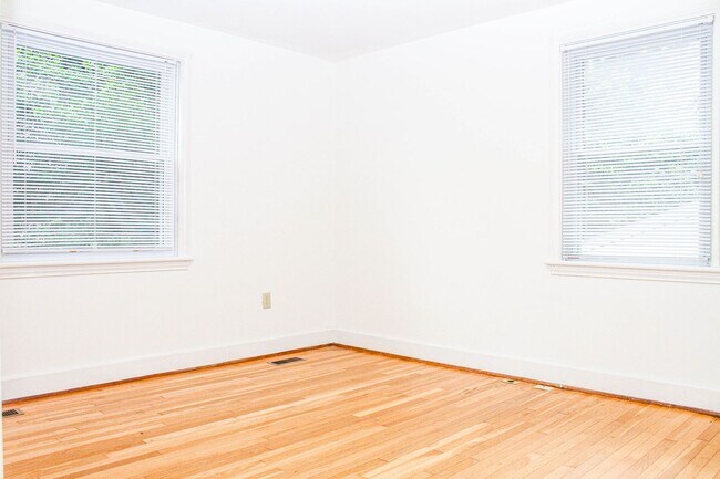 Building Photo - 2515 Plateau Rd