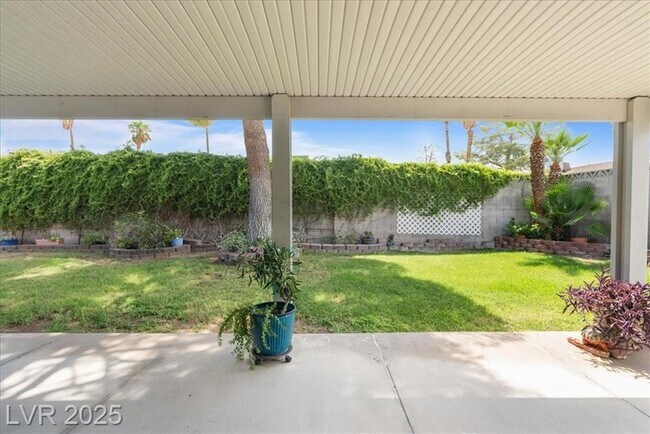 Building Photo - 6413 W Roy Rogers Dr