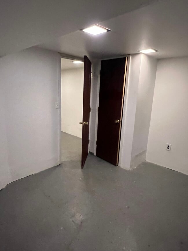 Building Photo - 13740 Pearson St