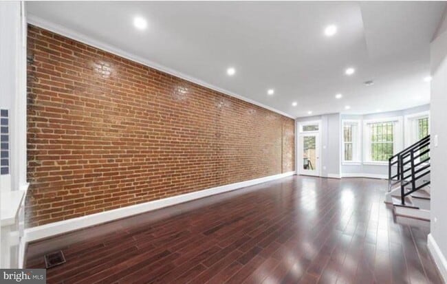 Building Photo - 3633 11th St NW