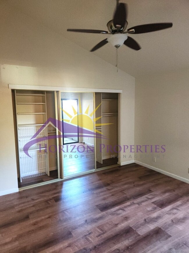 Building Photo - 1 Bed 1 Bath with bonus loft 724 sq ft. Condo