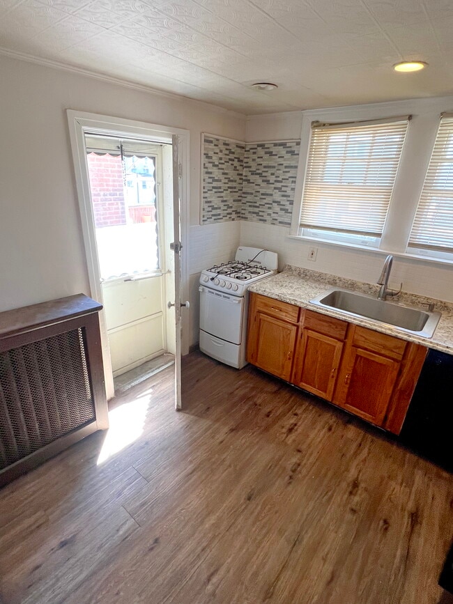 Kitchen - 2636 S 65th St