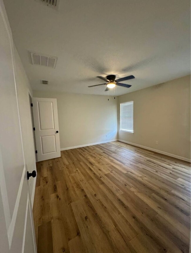 Building Photo - 1558 Fannin St