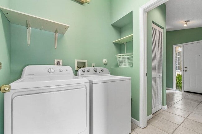 Building Photo - 55 N Lakeshore Dr