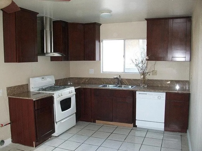 Building Photo - 26001 Juanita St