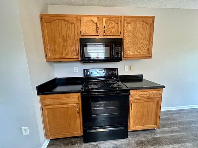 Building Photo - Beautiful 3 Bedroom 2 Bath Ranch On A Pond...