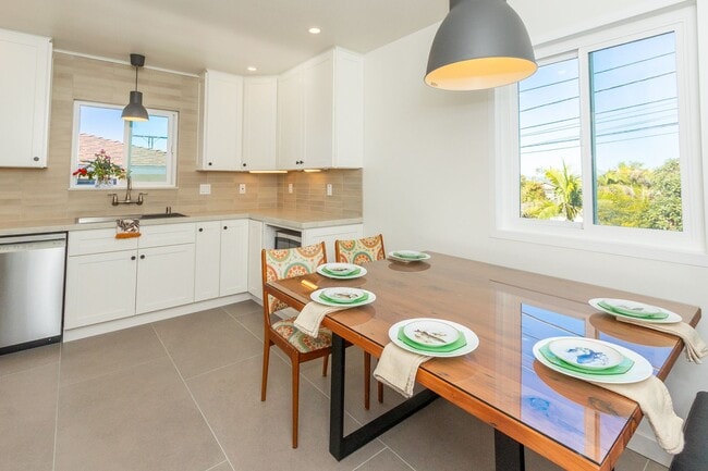 Building Photo - Beautifully Remodeled 2 Bed/1Bath Home with Ocean and Bay Glimpses in Ocean Beach!