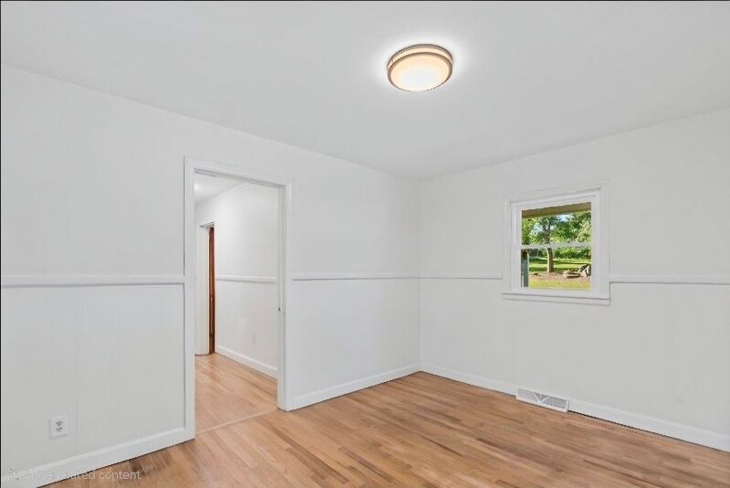 Building Photo - 407 Christopher Dr