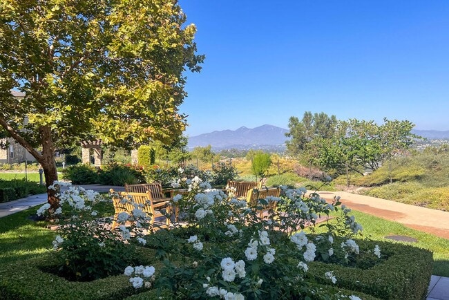 Building Photo - Aliso Viejo Townhome with Soaring Ceilings & Mountain Views