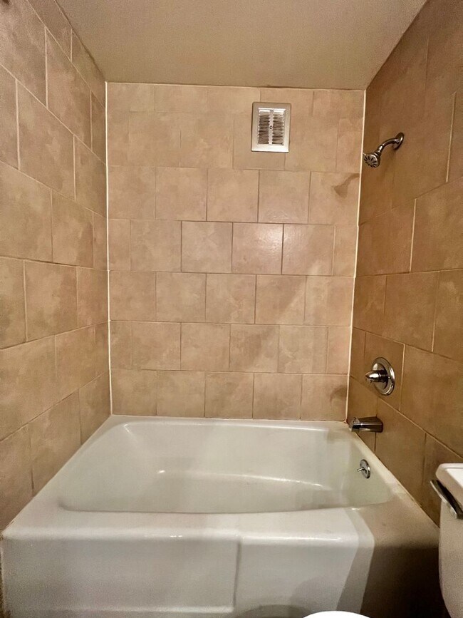 Building Photo - Mathews634 (KC-JF-NB)