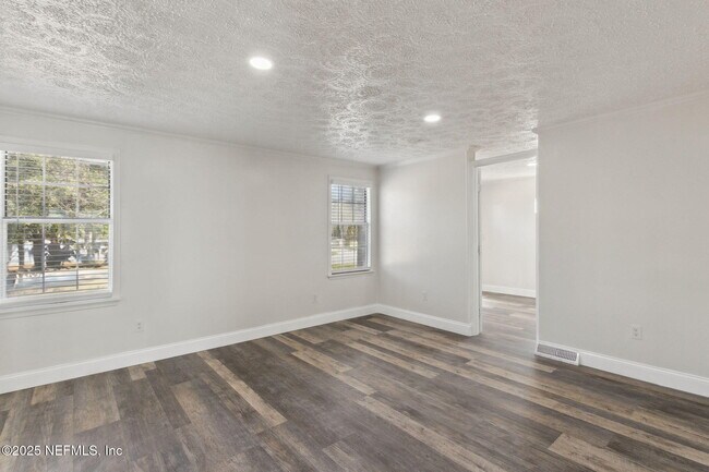 Building Photo - 97119 Diamond St