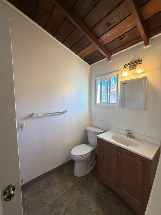 Building Photo - 165 East St