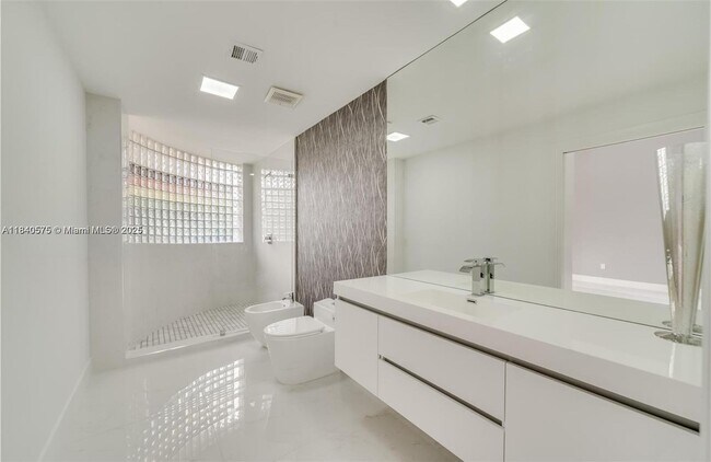 Building Photo - 14401 SW 63rd St