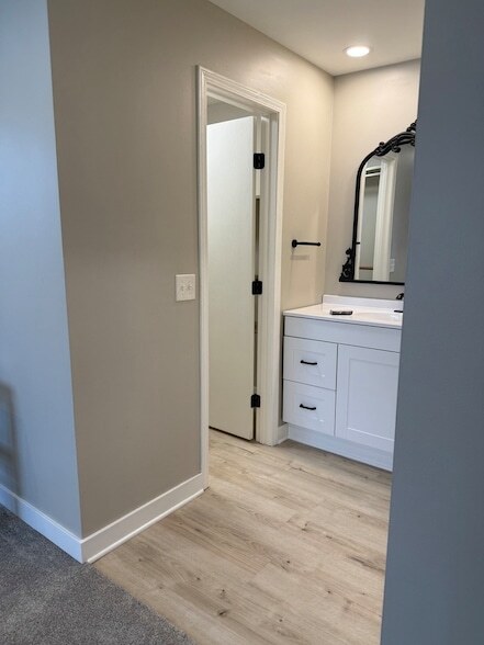 Building Photo - 673 Thorntree Ct