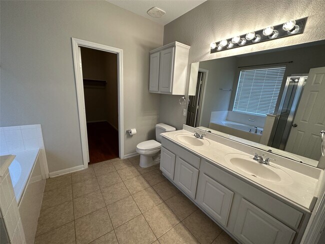 Building Photo - 20115 Monarda Manor Ct