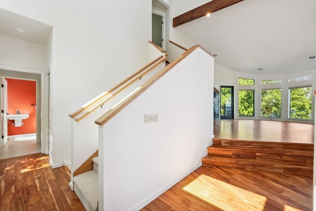 Building Photo - Stunning 3,146 Sq. Ft. Olympia Waterfront ...