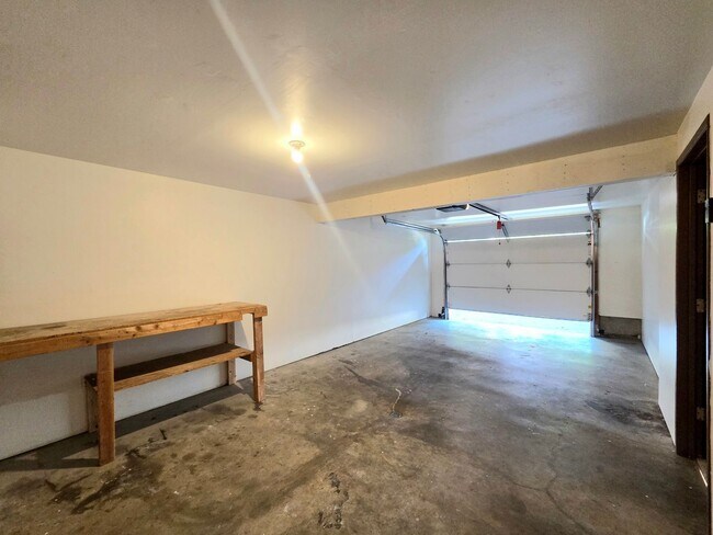 Building Photo - 112 Ridgemont Dr