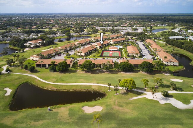 Building Photo - 1101 Pinecrest Cir