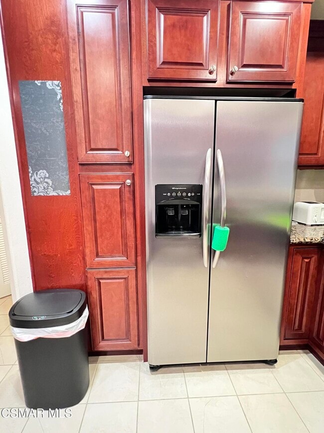 Building Photo - 14242 Burbank Blvd