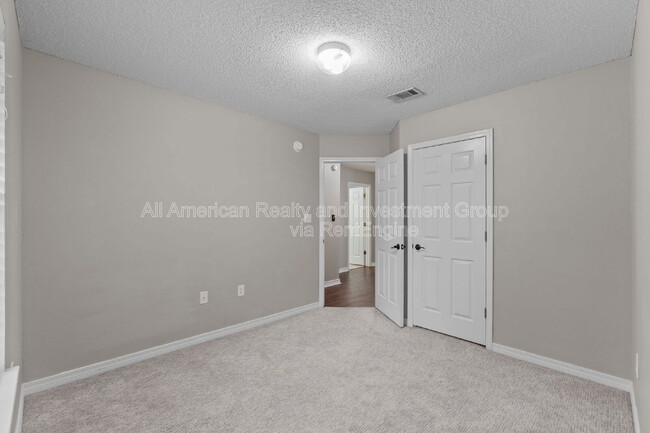 Building Photo - 917 Lajolla Ln