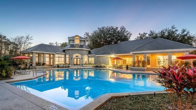 Building Photo - 8745 Palm Breeze Rd