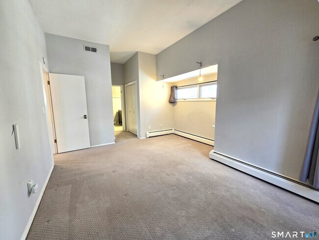 Building Photo - 7 Staunton Ct