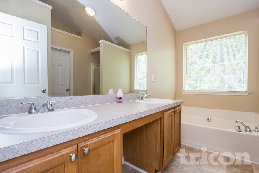 Building Photo - 7262 Silverton Trail