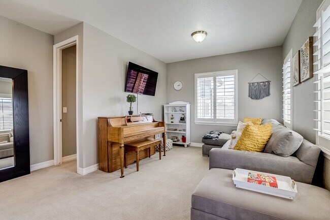 Building Photo - Large single family home in Central Park.