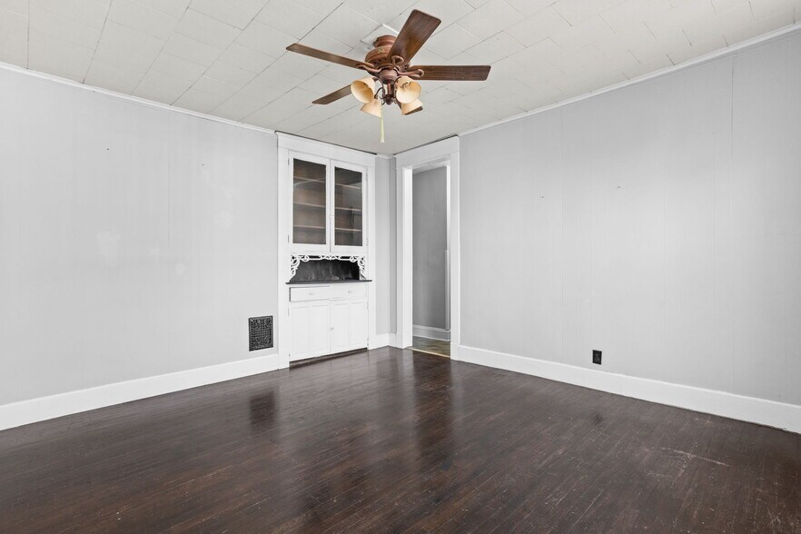 Living room with downtown views - 539 Fletcher Ave