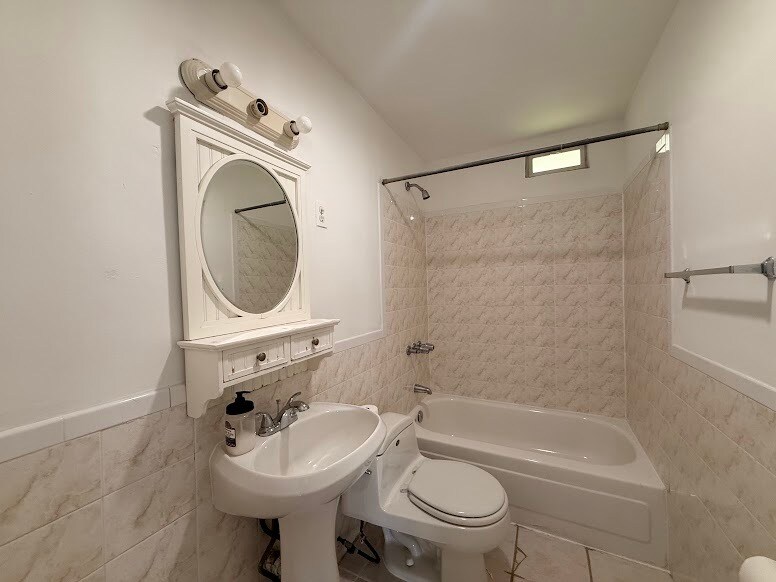 Building Photo - 296 Crestview Pl